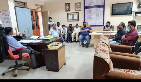 Joint meeting with Zomato management and Workers’ union on setting up grievance handling and blocking of IDs of delivery Partners. Fruitful discussions.
